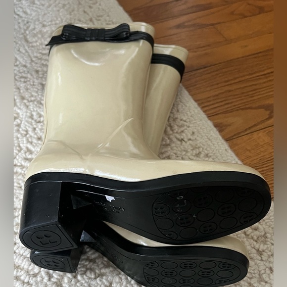 Kate Spade rain boots size 7 - Picture 2 of 6
